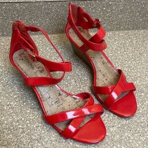 Merona red patent strappy wedge sandal 9.5